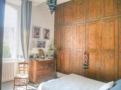 Maison - 327 m² - 12 pièces