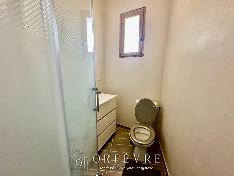 Maison - 240 m² - 7 pièces