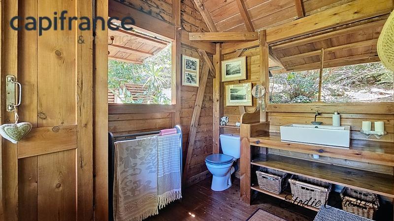 Propriété - 261 m² - 8 pièces