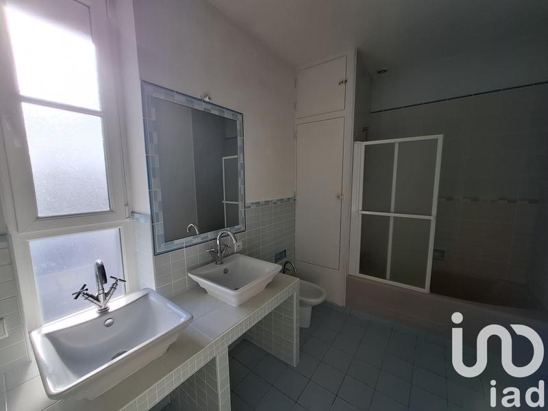 Maison - 219 m² - 9 pièces