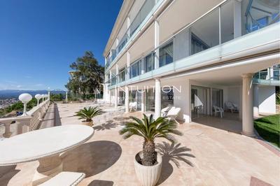 Villa - 320 m² - 6 pièces
