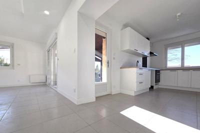 Maison - 111 m² - 4 pièces