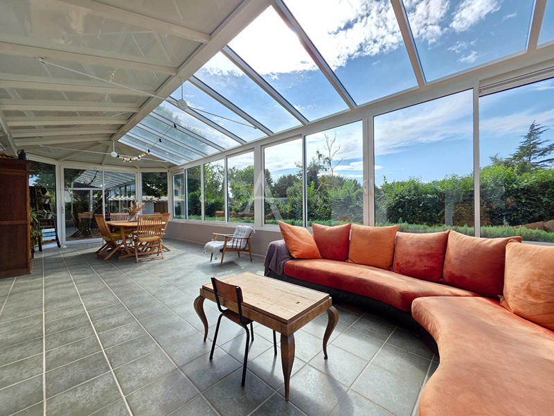 Maison - 225 m² - 8 pièces