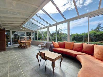 Maison - 225 m² - 8 pièces