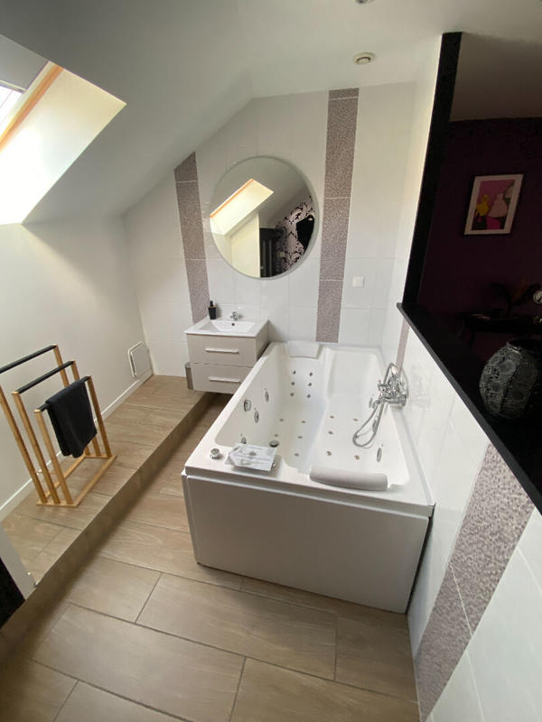 Maison - 147 m² - 12 pièces