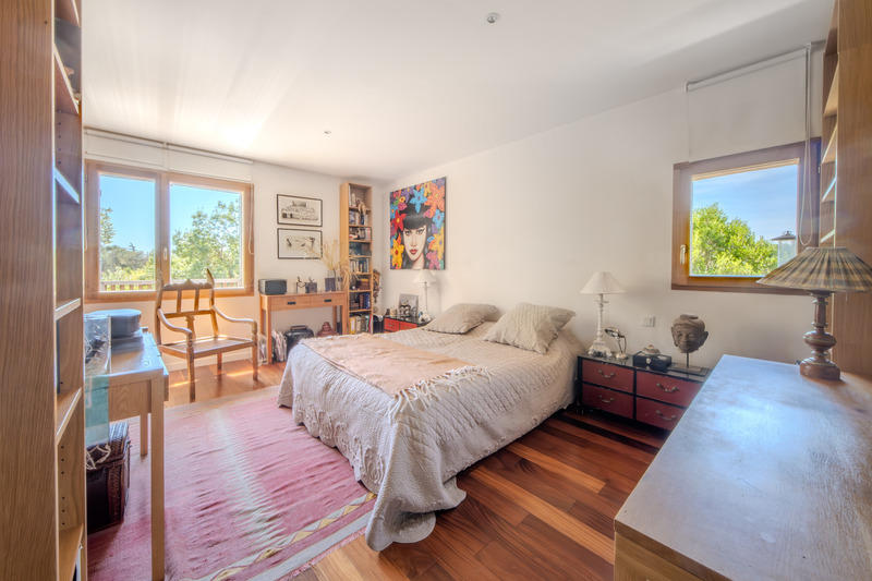 Maison - 300 m² - 10 pièces