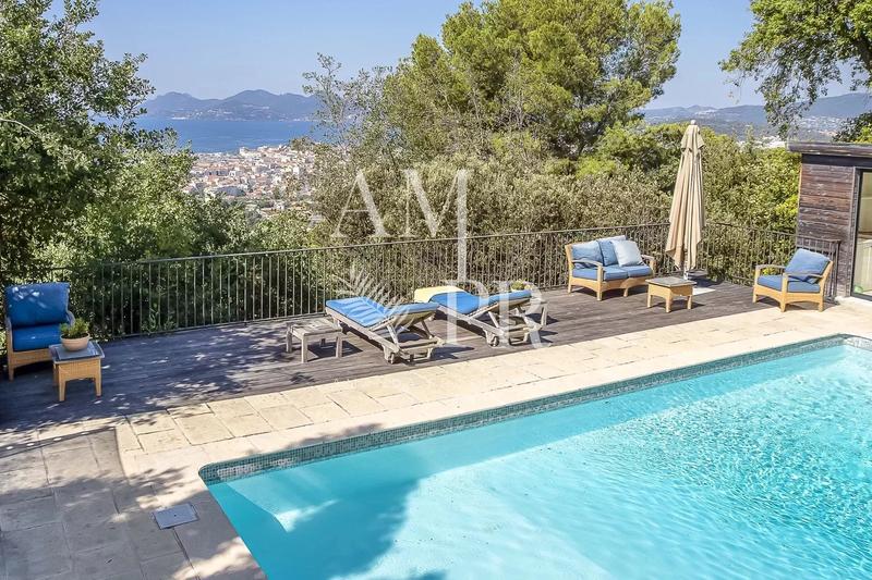 Villa - 185 m² - 7 pièces