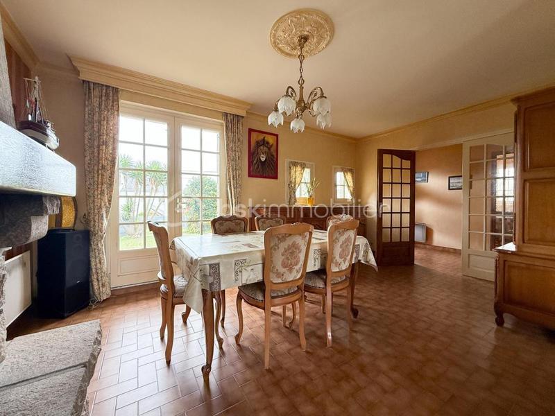 Maison - 143 m² - 6 pièces
