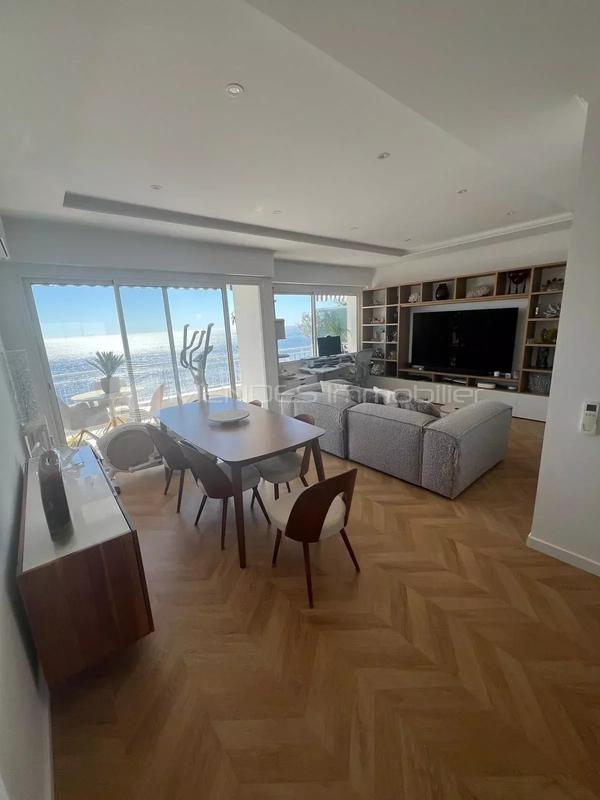 Appartement - 84 m² - 3 pièces