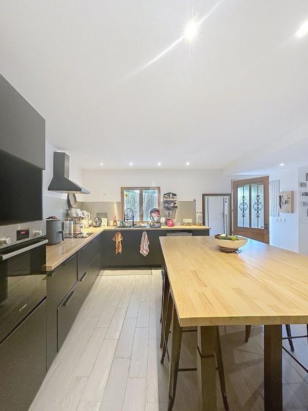 Maison - 99 m² - 4 pièces