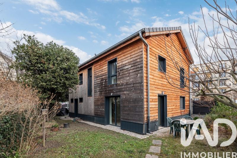 Maison - 106 m² - 6 pièces