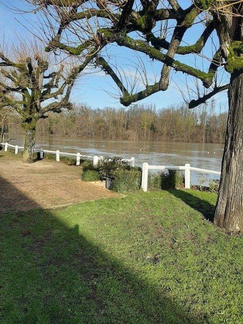 Fonds de commerce - 2 800 m²