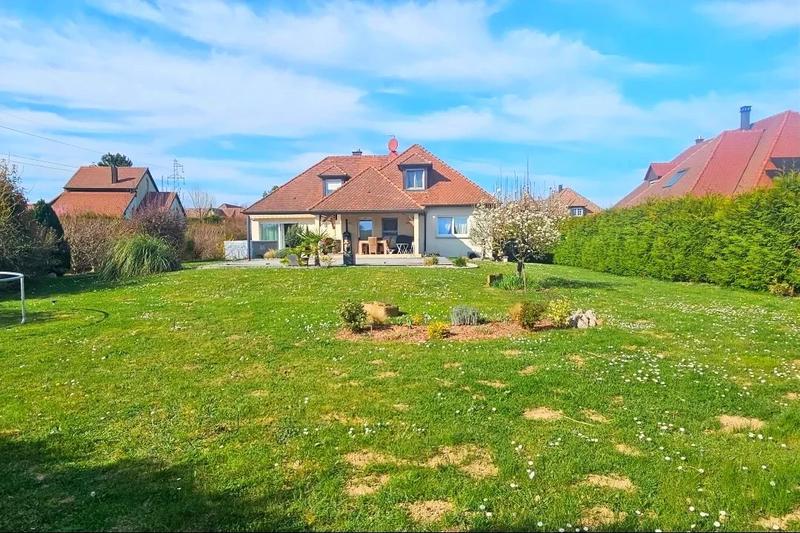 Maison - 211 m² - 8 pièces