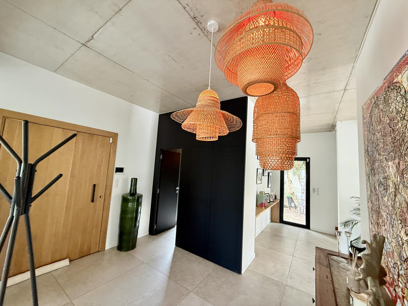 Maison - 218 m² - 5 pièces