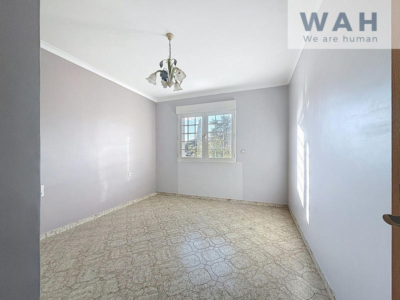 Maison - 390 m² - 13 pièces