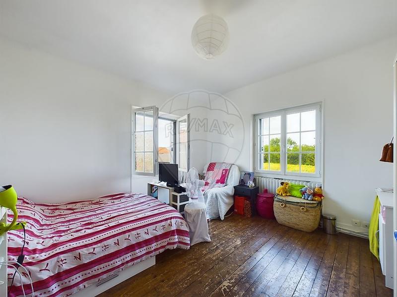 Maison - 200 m² - 7 pièces