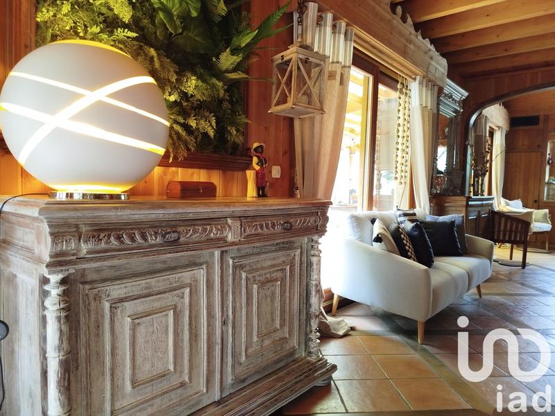 Maison - 351 m² - 12 pièces