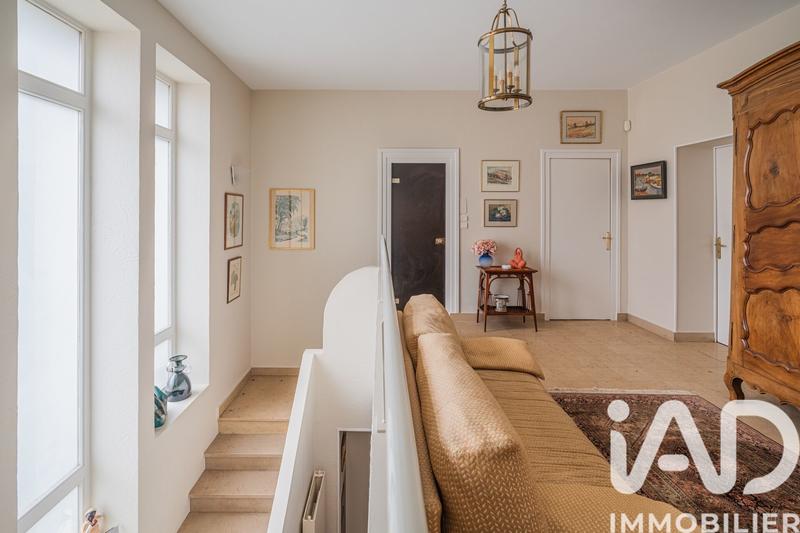 Maison - 369 m² - 9 pièces