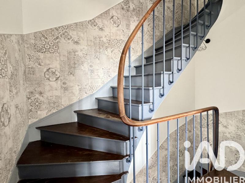 Maison - 212 m² - 8 pièces