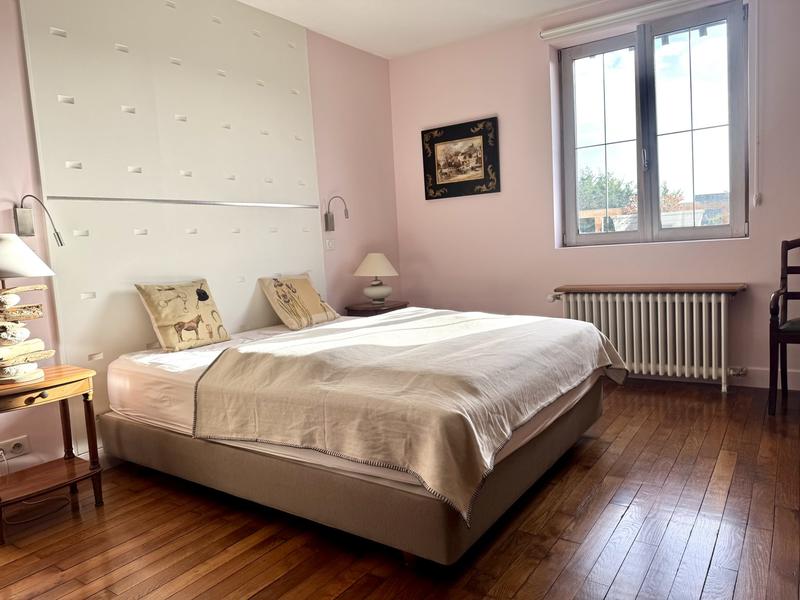 Maison - 230 m² - 8 pièces