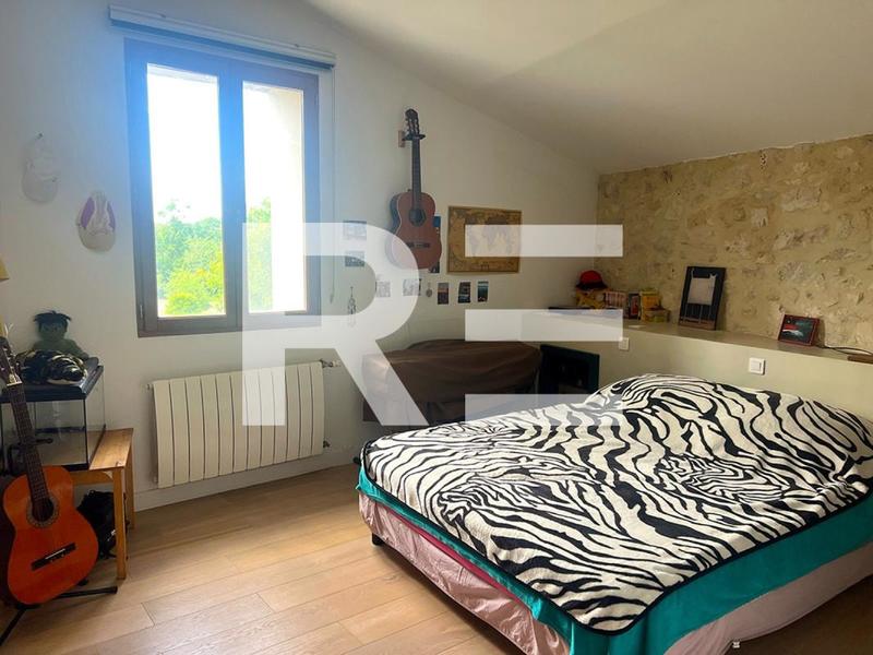 Maison - 310 m² - 11 pièces