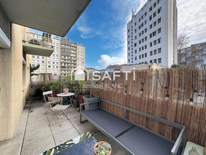 Appartement - 90 m² - 4 pièces