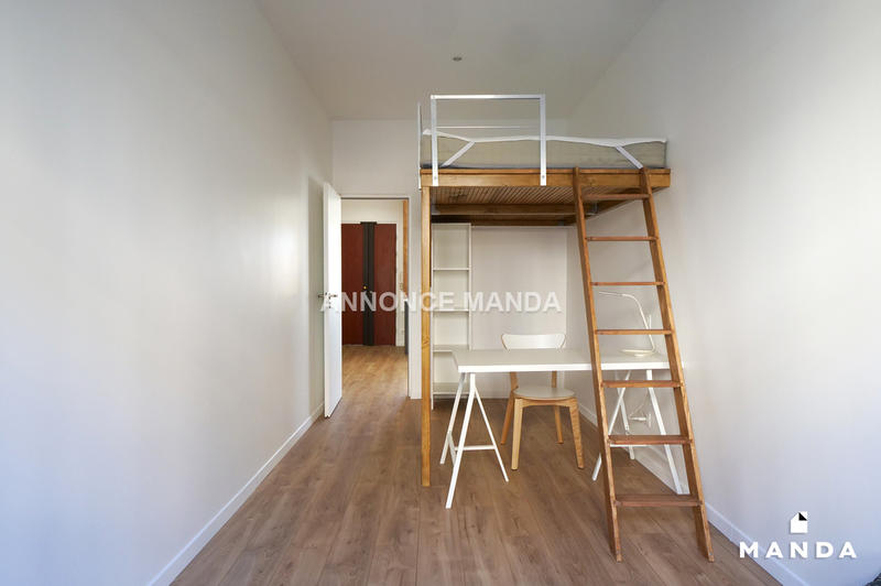 Chambre - 10 m² - 6 pièces