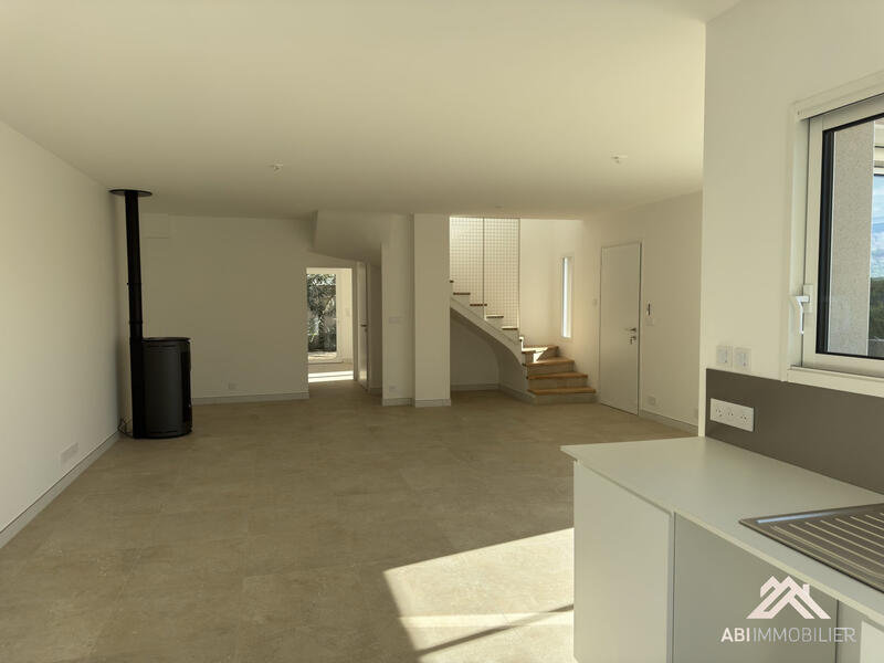 Maison - 111 m² - 4 pièces