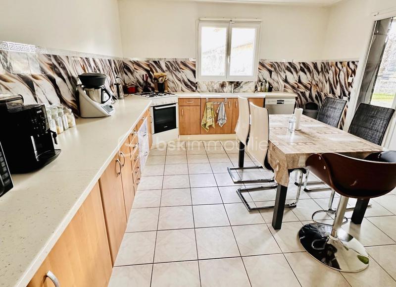 Maison traditionnelle - 140 m² - 5 pièces