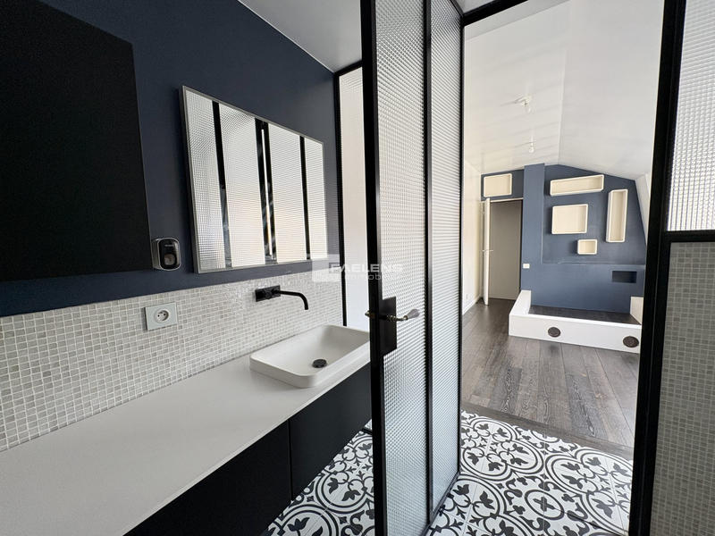 Maison - 435 m² - 5 pièces