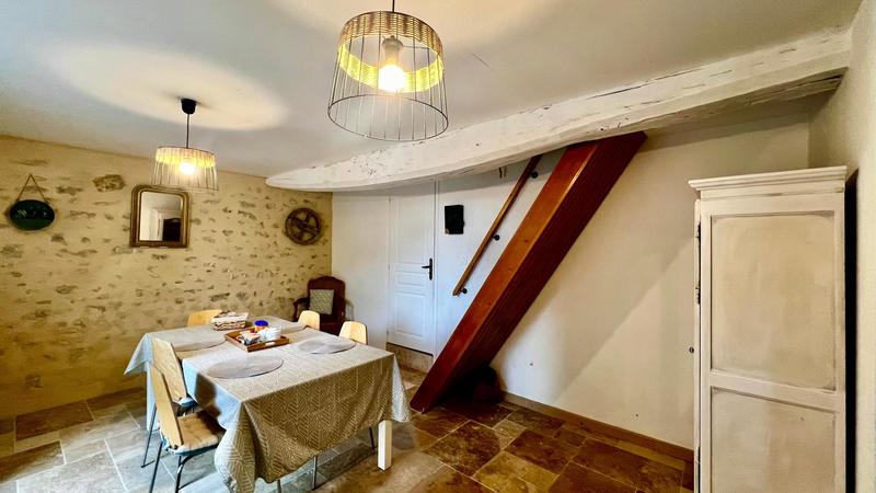 Maison - 202 m² - 12 pièces