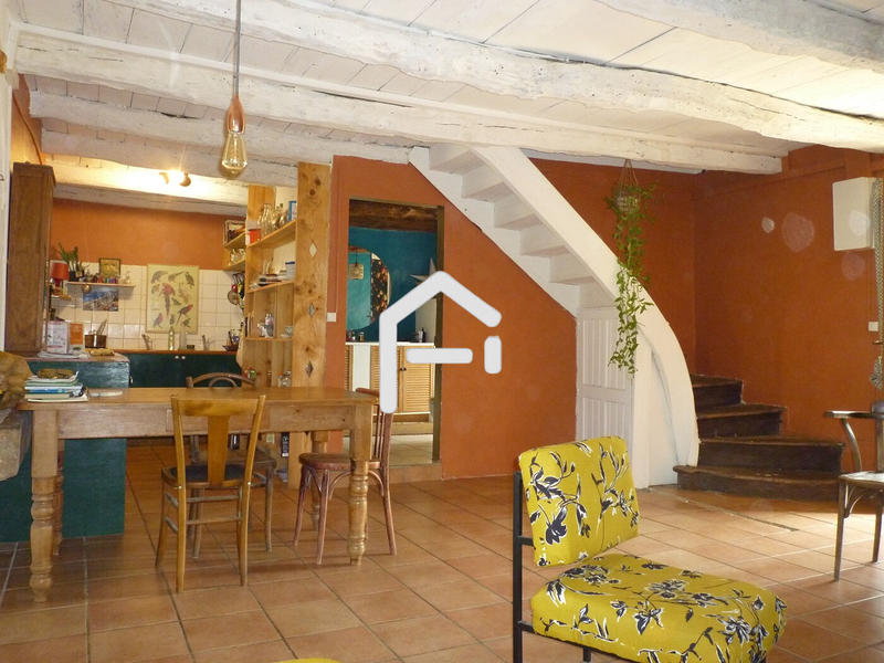 Maison - 240 m² - 9 pièces