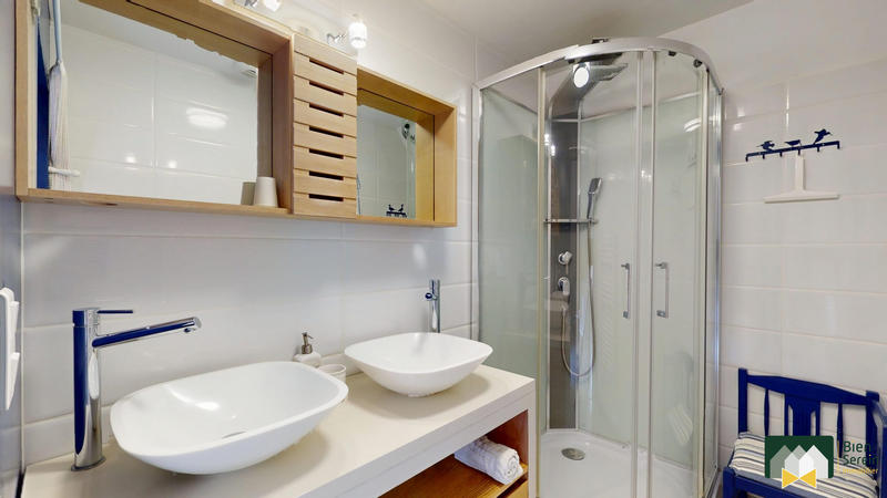 Maison - 272 m² - 6 pièces