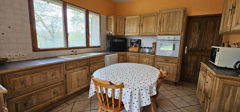 Maison - 228 m² - 7 pièces