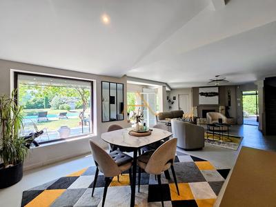 Maison en pierre - 185 m² - 7 pièces