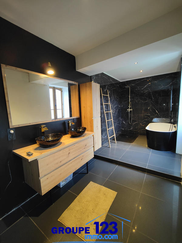 Maison - 159 m² - 7 pièces