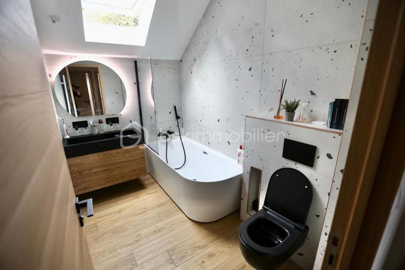 Maison - 144 m² - 7 pièces