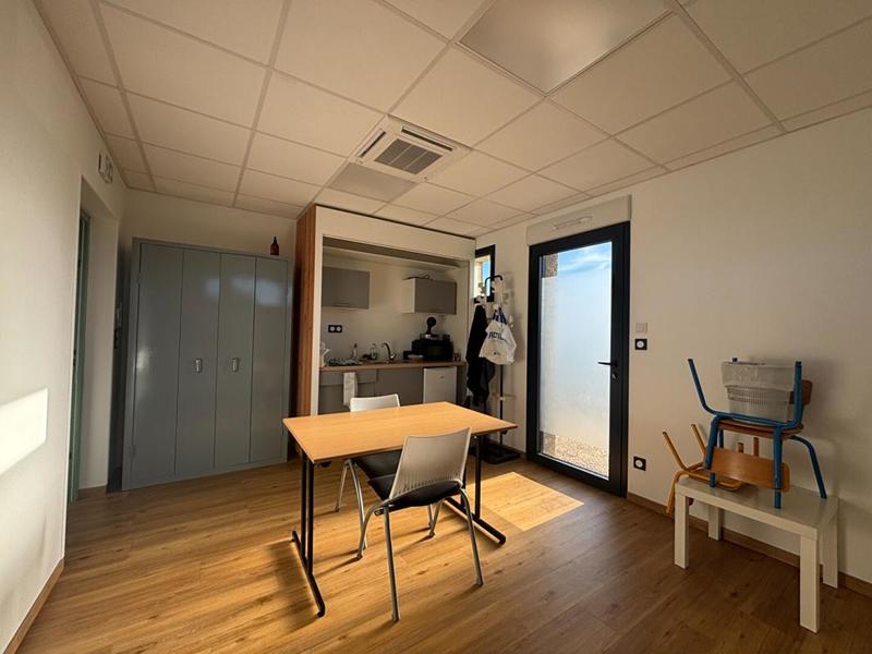 Local d'activité / Entrepôt - 17 m²