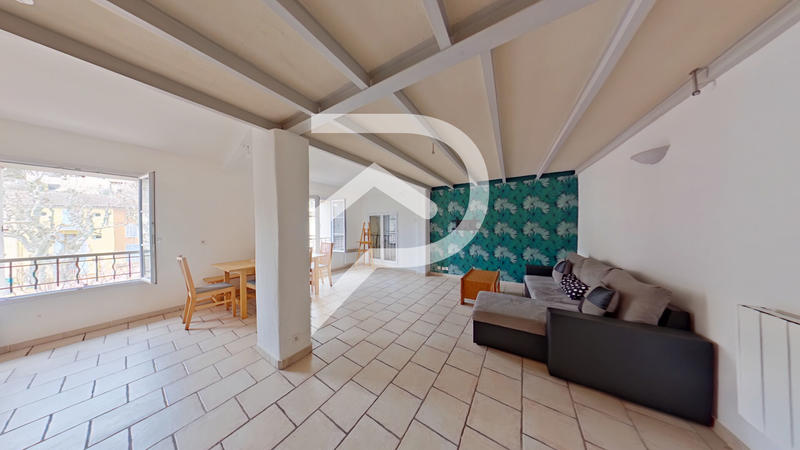 Appartement - 81 m² - 5 pièces