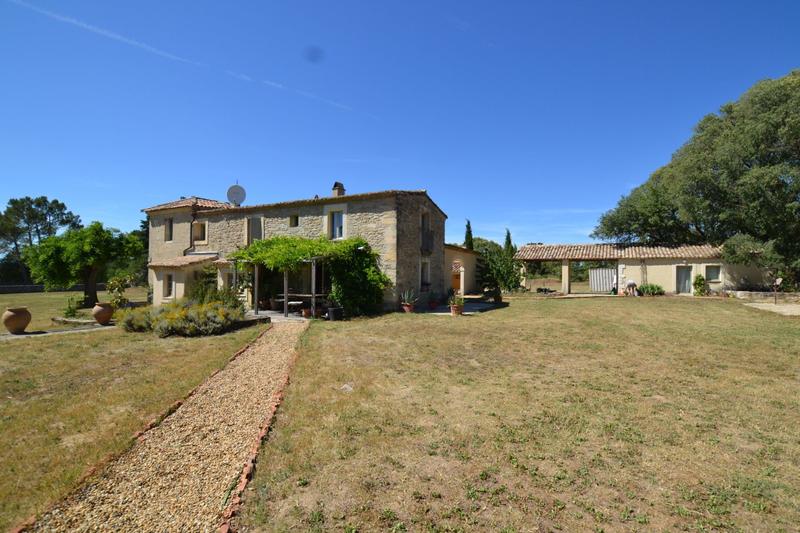 Maison en pierre - 265 m² - 13 pièces