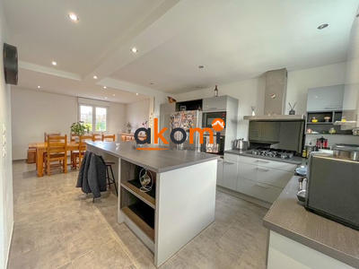 Maison - 86 m² - 4 pièces