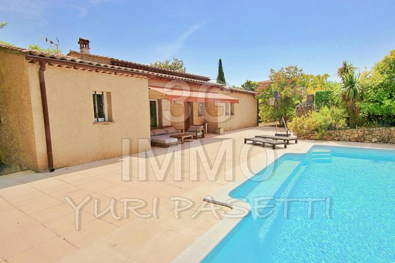 Villa - 1 365 m² - 5 pièces