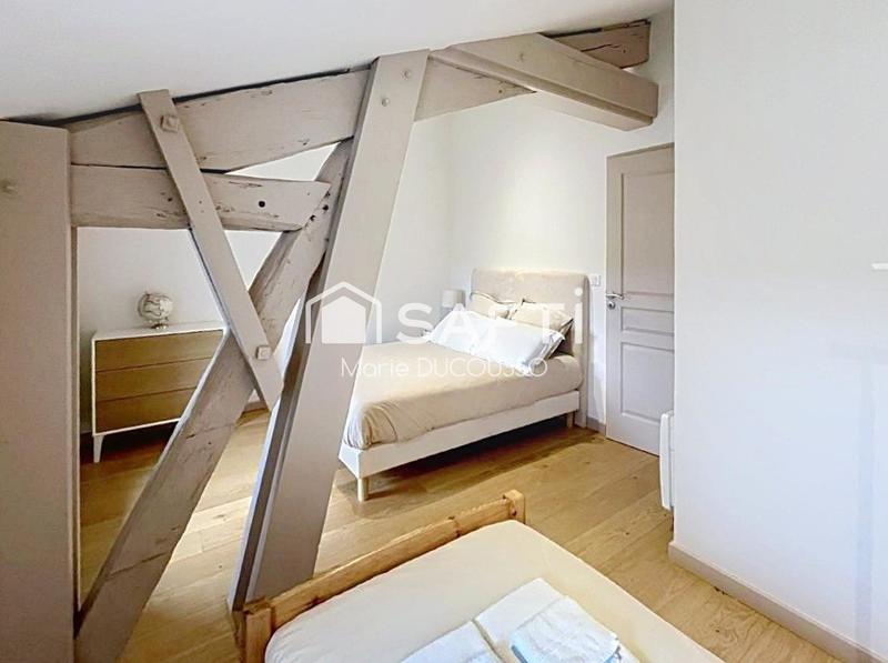 Maison - 371 m² - 9 pièces