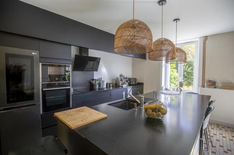 Maison - 200 m² - 8 pièces