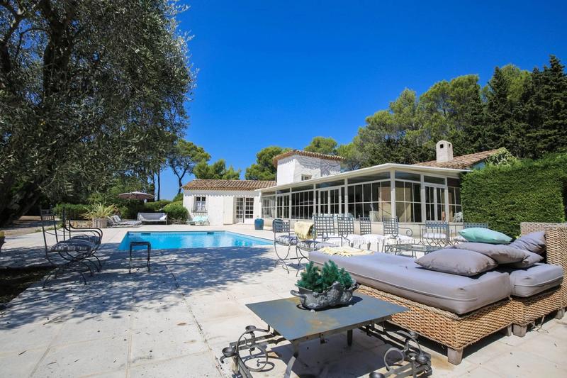 Villa - 245 m² - 7 pièces