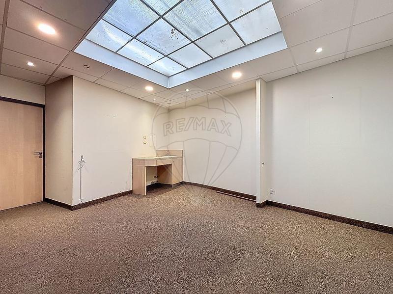 Local commercial - 70 m² - 4 pièces