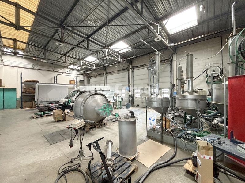 Local commercial - 1 240 m²