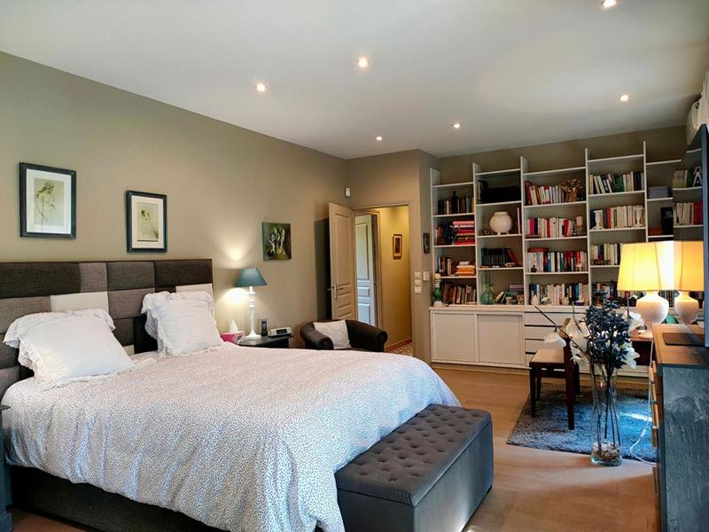 Maison - 236 m² - 8 pièces