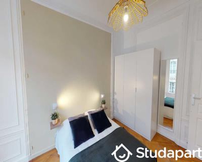 Chambre - 150 m² - 1 pièce