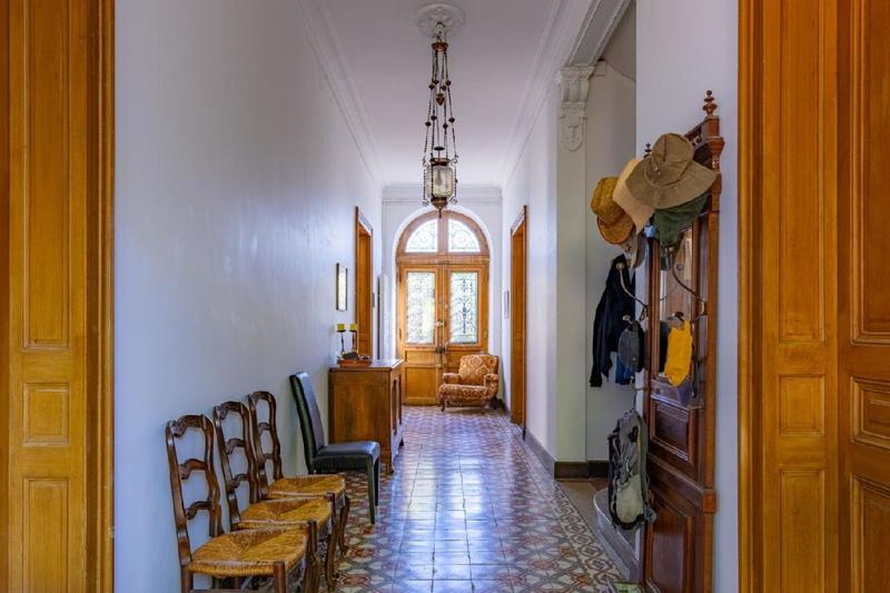 Maison - 230 m² - 8 pièces